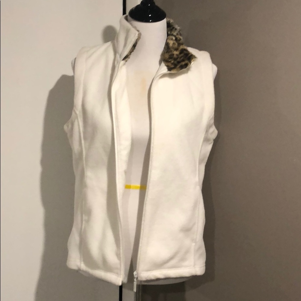 🆕 White Fleece Vest